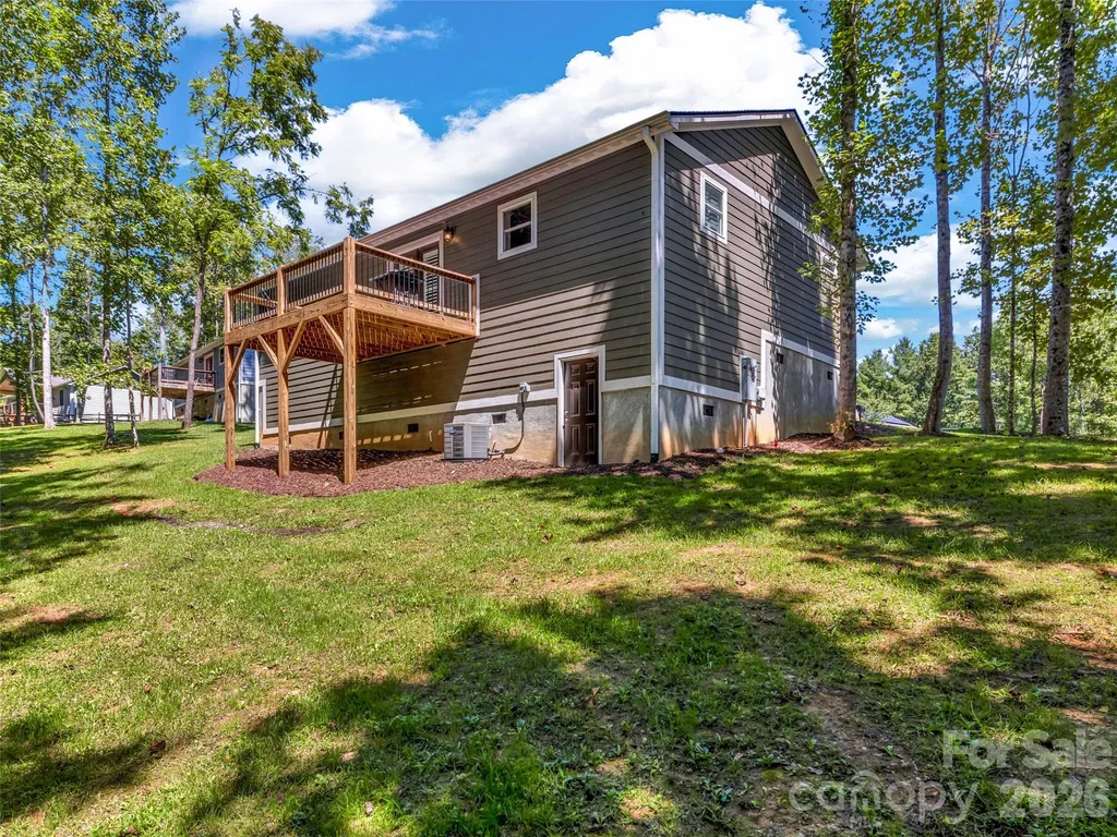 212 Walt Drive Hendersonville NC 28792