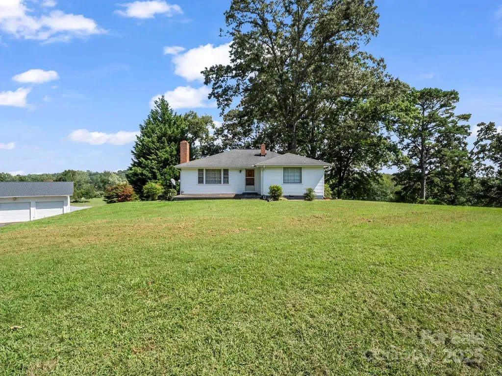 256 School Road Mill Spring NC 28756