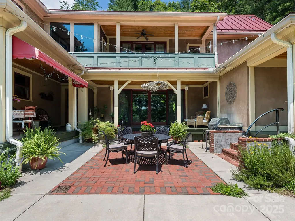 9 West Street Extension Asheville NC 28801