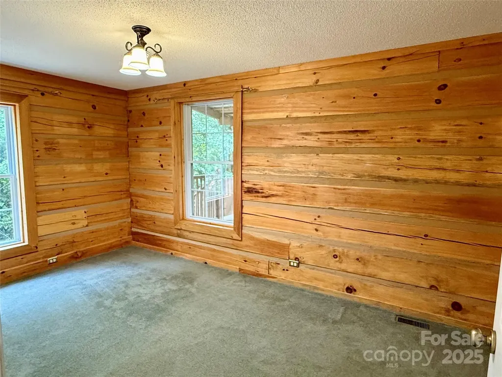 66 Ashlyn Lane Tryon NC 28782
