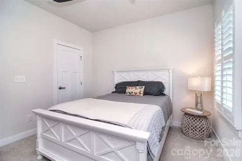 5219 Larewood Drive Charlotte NC 28215
