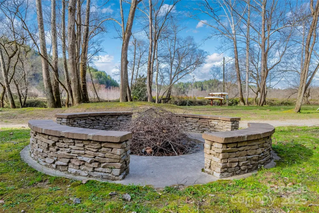 3.31 Acres, Lot 37 Poplar Bluff Drive SE Lenoir NC 28645