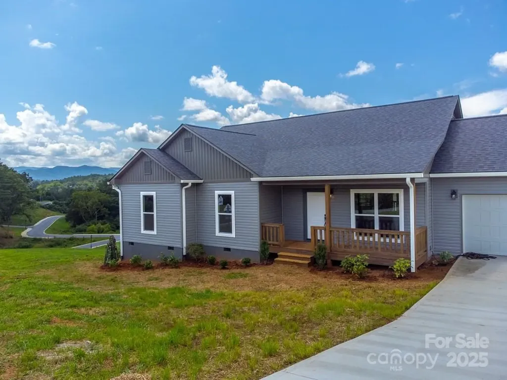 381 Scenic Ridge Circle Franklin NC 28734