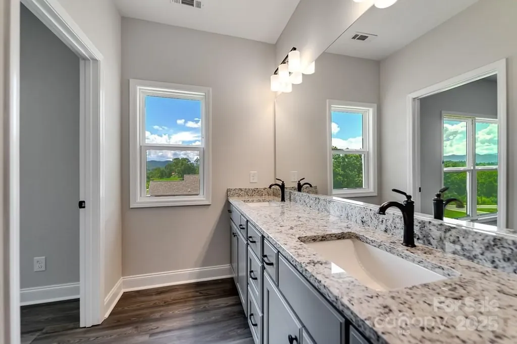 381 Scenic Ridge Circle Franklin NC 28734
