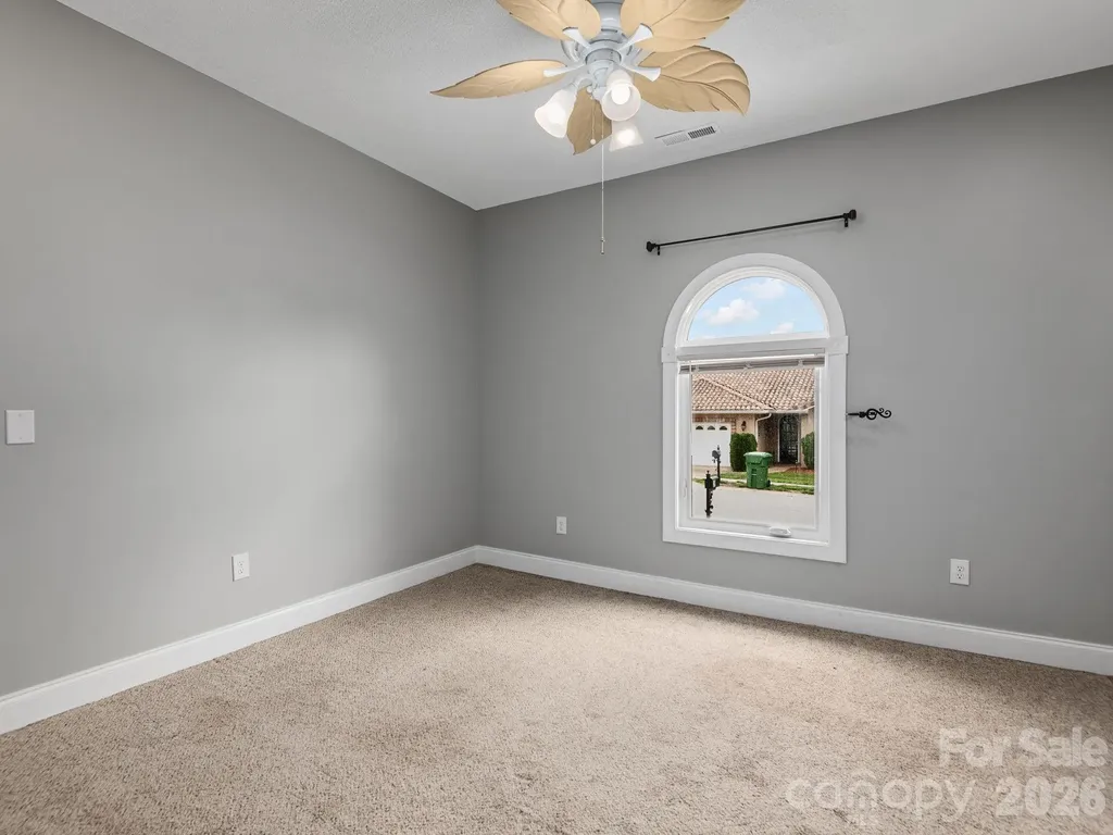39 Pacifico Drive Asheville NC 28806