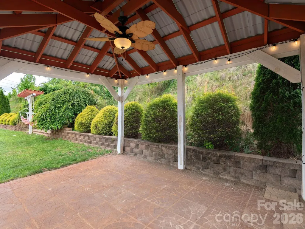 39 Pacifico Drive Asheville NC 28806