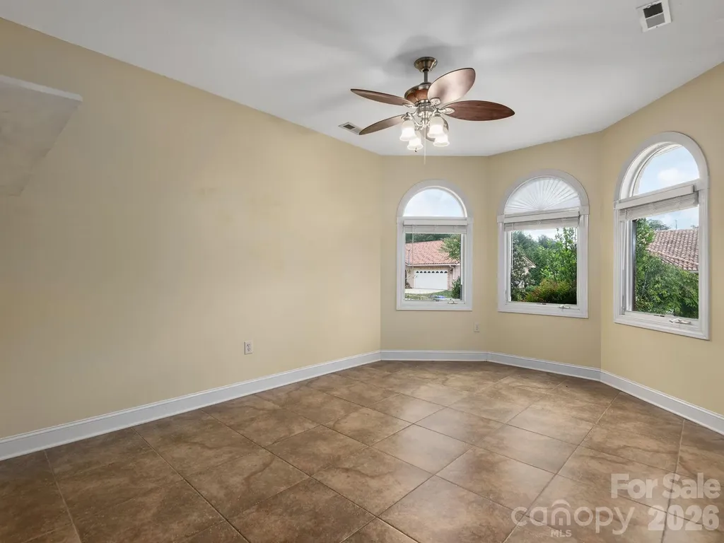 39 Pacifico Drive Asheville NC 28806