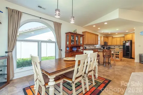 39 Pacifico Drive Asheville NC 28806