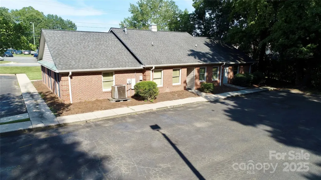 1910 Dale Earnhardt Boulevard Kannapolis NC 28083