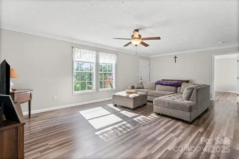 402 Shiloh Road Statesville NC 28677