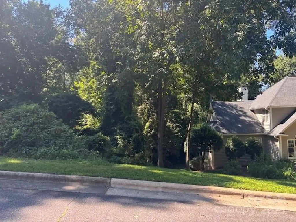 821 & 831 16th Avenue Lane NW Hickory NC 28601