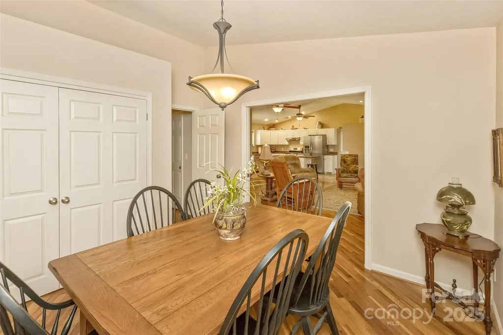 15 Beaverdam Knoll Road Asheville NC 28804