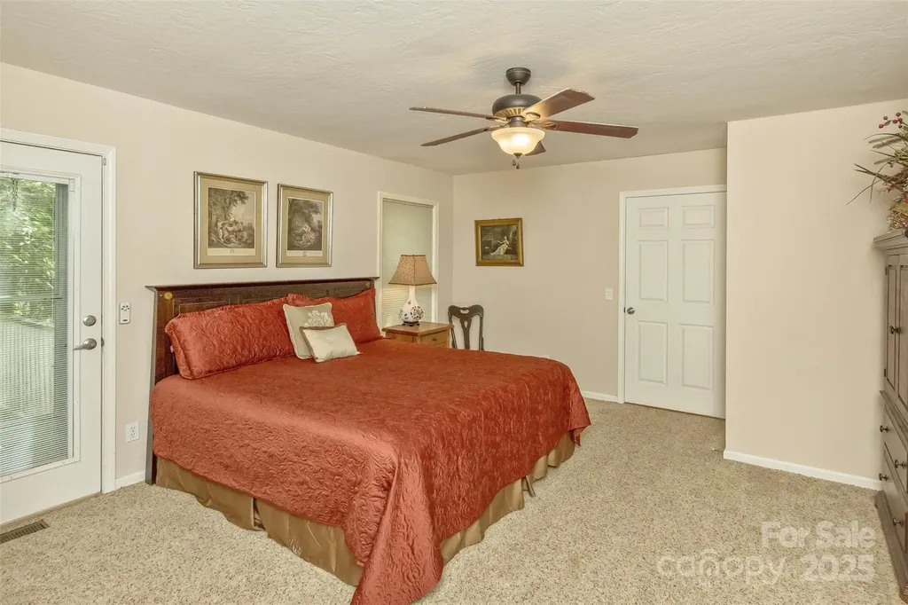 15 Beaverdam Knoll Road Asheville NC 28804
