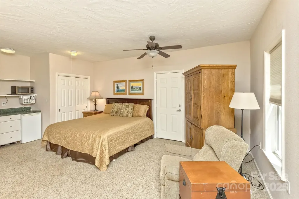 15 Beaverdam Knoll Road Asheville NC 28804
