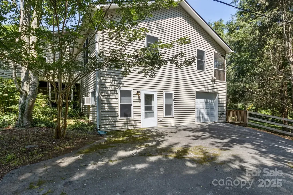 15 Beaverdam Knoll Road Asheville NC 28804