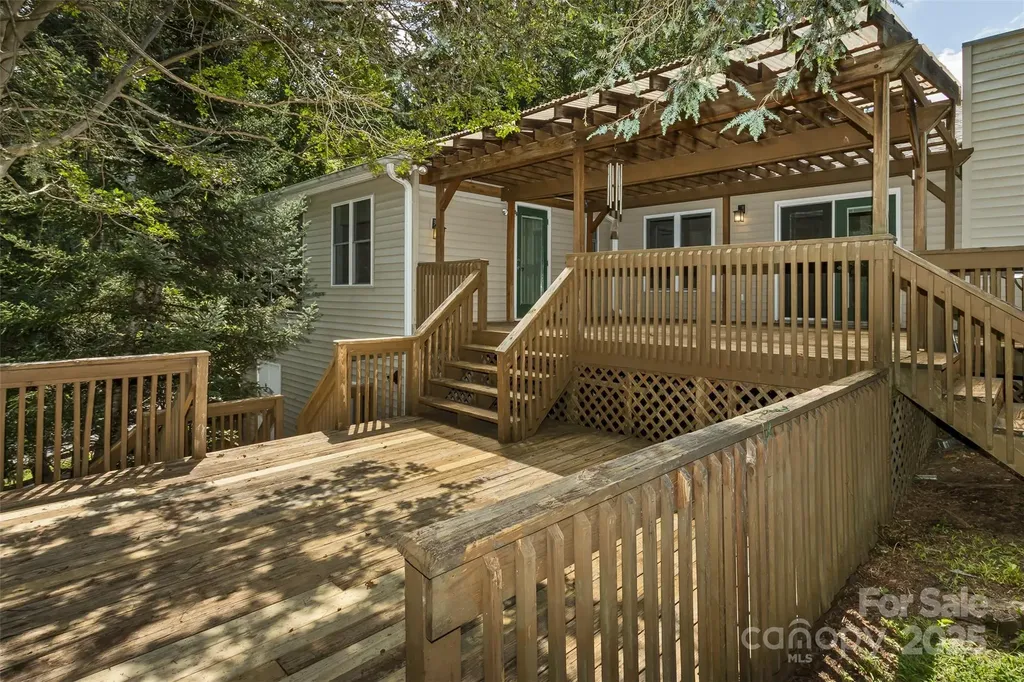 15 Beaverdam Knoll Road Asheville NC 28804