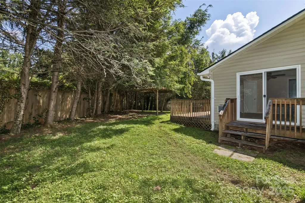 15 Beaverdam Knoll Road Asheville NC 28804