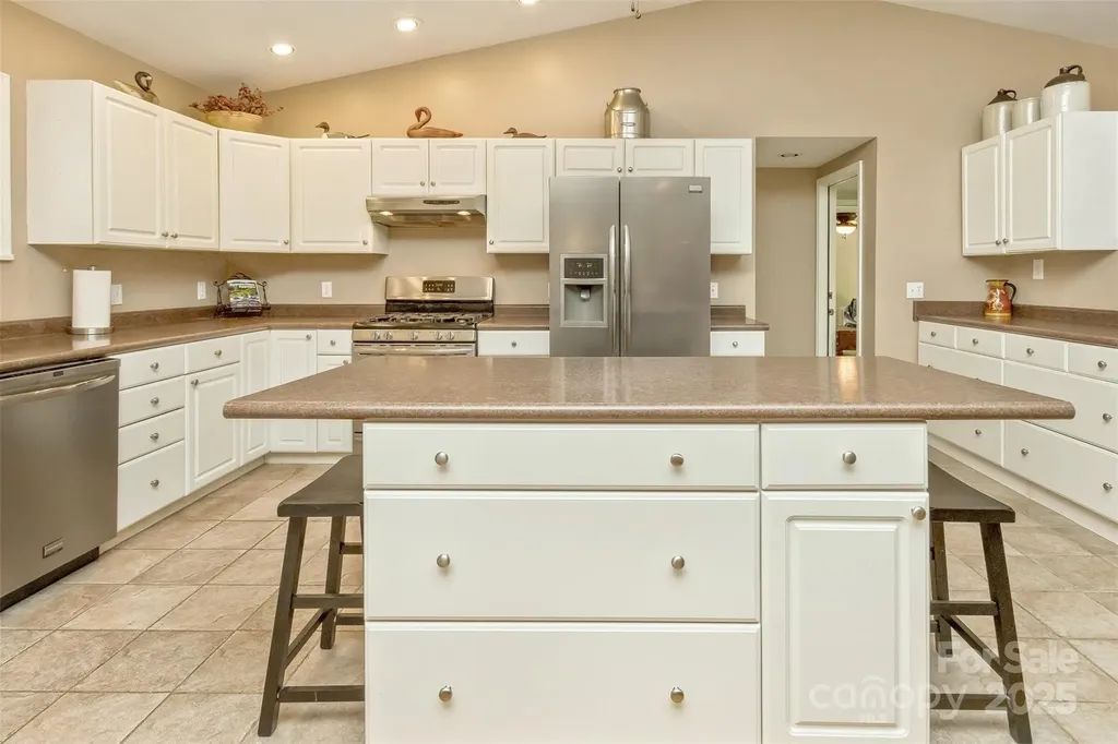 15 Beaverdam Knoll Road Asheville NC 28804