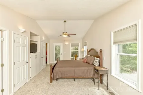 15 Beaverdam Knoll Road Asheville NC 28804