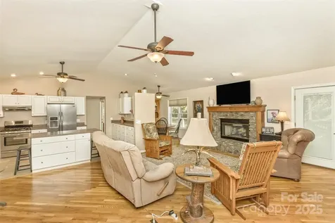 15 Beaverdam Knoll Road Asheville NC 28804