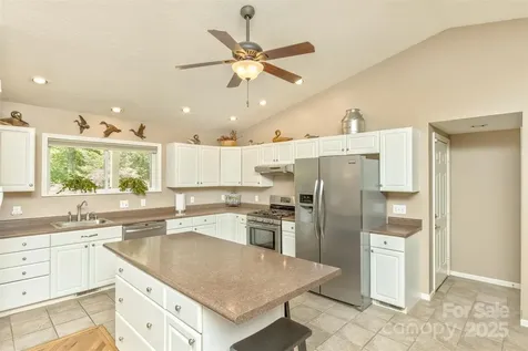 15 Beaverdam Knoll Road Asheville NC 28804