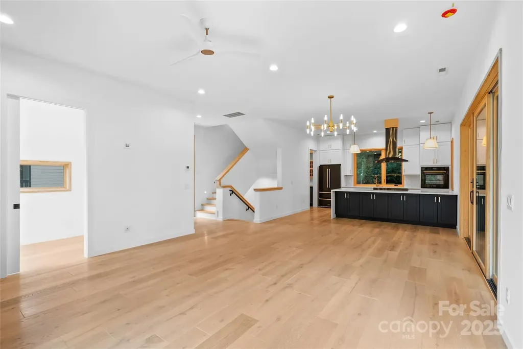 43 Waynesville Avenue Asheville NC 28806