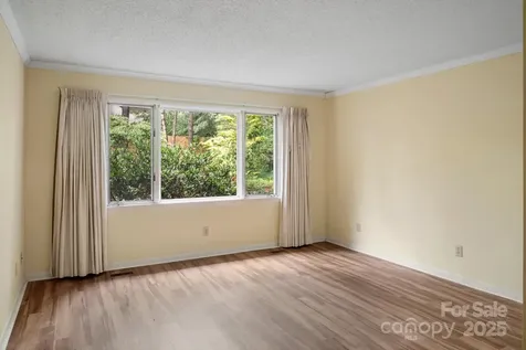 470 Crowfields Drive Asheville NC 28803
