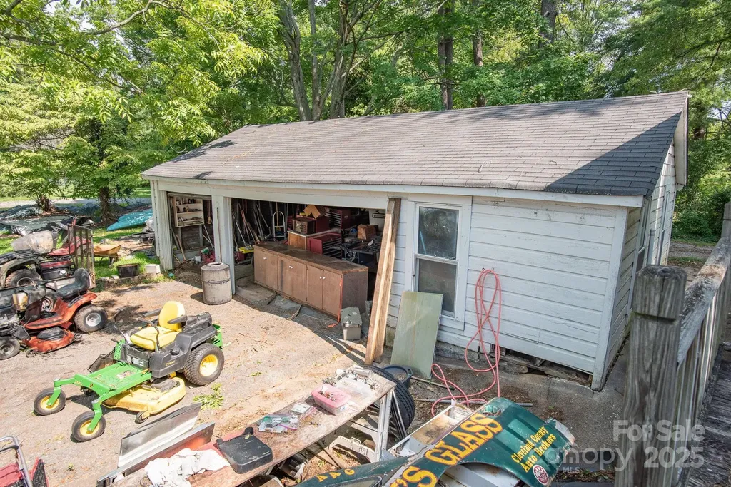 605 N Piedmont Avenue Kings Mountain NC 28086