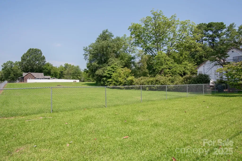605 N Piedmont Avenue Kings Mountain NC 28086