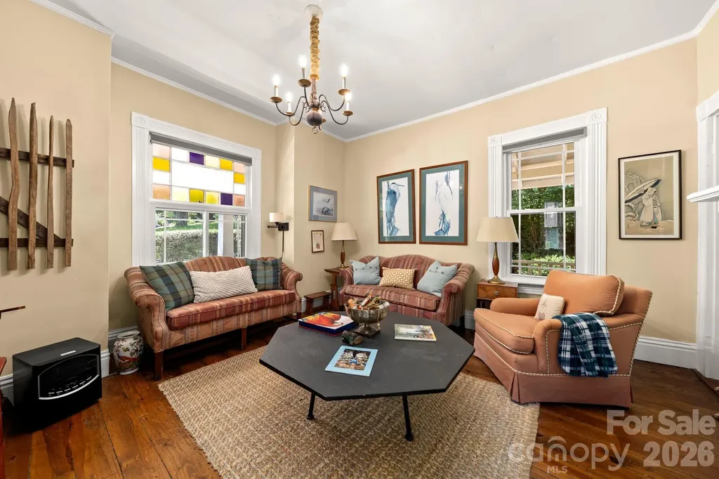 334 Greenville Street Saluda NC 28773
