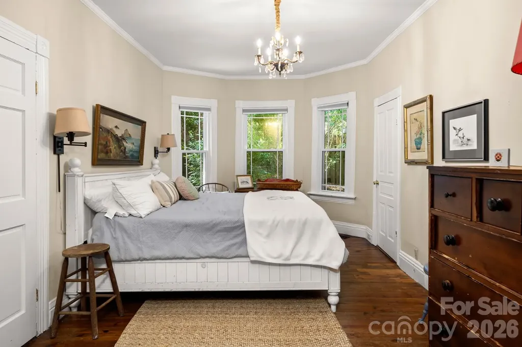 334 Greenville Street Saluda NC 28773