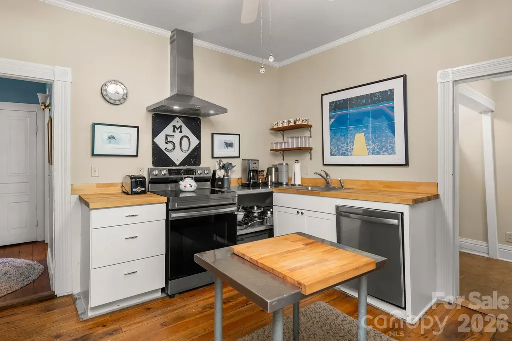 334 Greenville Street Saluda NC 28773