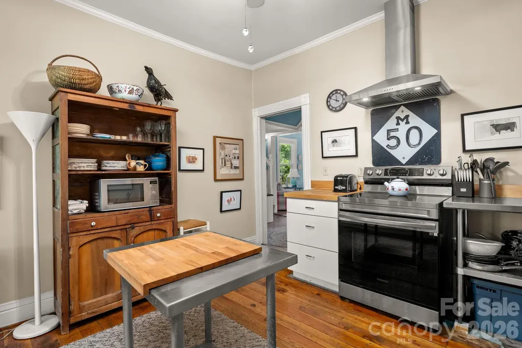 334 Greenville Street Saluda NC 28773