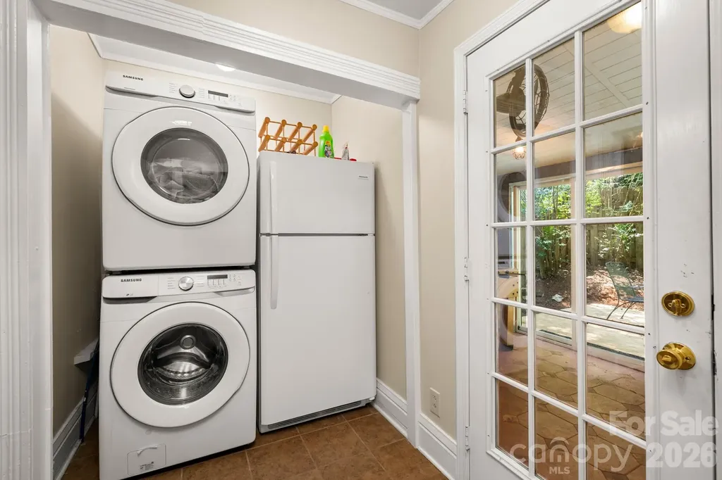 334 Greenville Street Saluda NC 28773