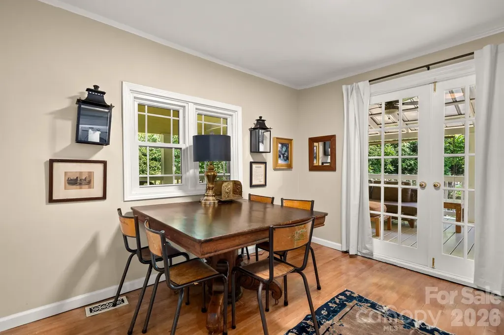 334 Greenville Street Saluda NC 28773