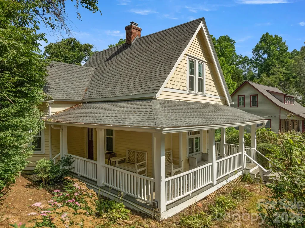334 Greenville Street Saluda NC 28773