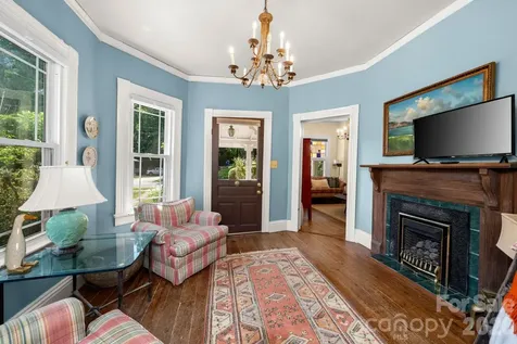334 Greenville Street Saluda NC 28773