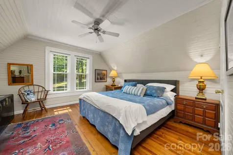 334 Greenville Street Saluda NC 28773
