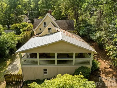 334 Greenville Street Saluda NC 28773