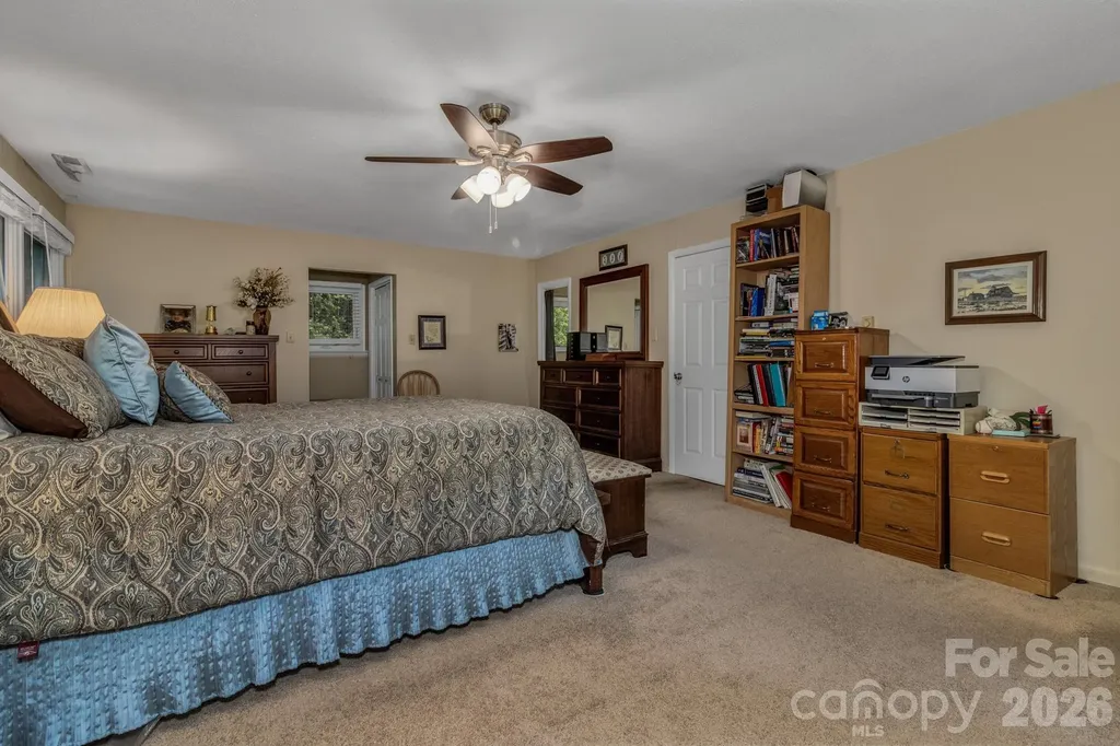 31 Mark Twain Road Asheville NC 28805