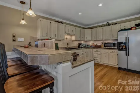 31 Mark Twain Road Asheville NC 28805