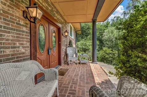 31 Mark Twain Road Asheville NC 28805