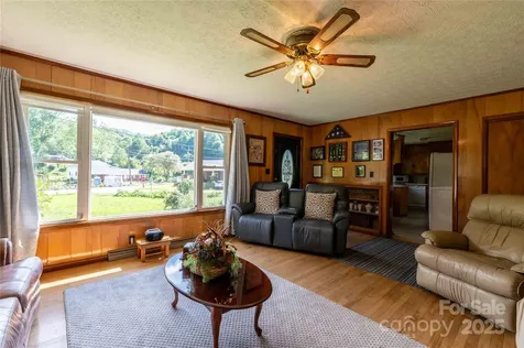 40 Double Island Road Burnsville NC 28714