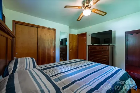 40 Double Island Road Burnsville NC 28714