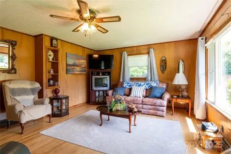 40 Double Island Road Burnsville NC 28714