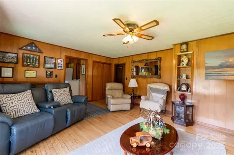 40 Double Island Road Burnsville NC 28714