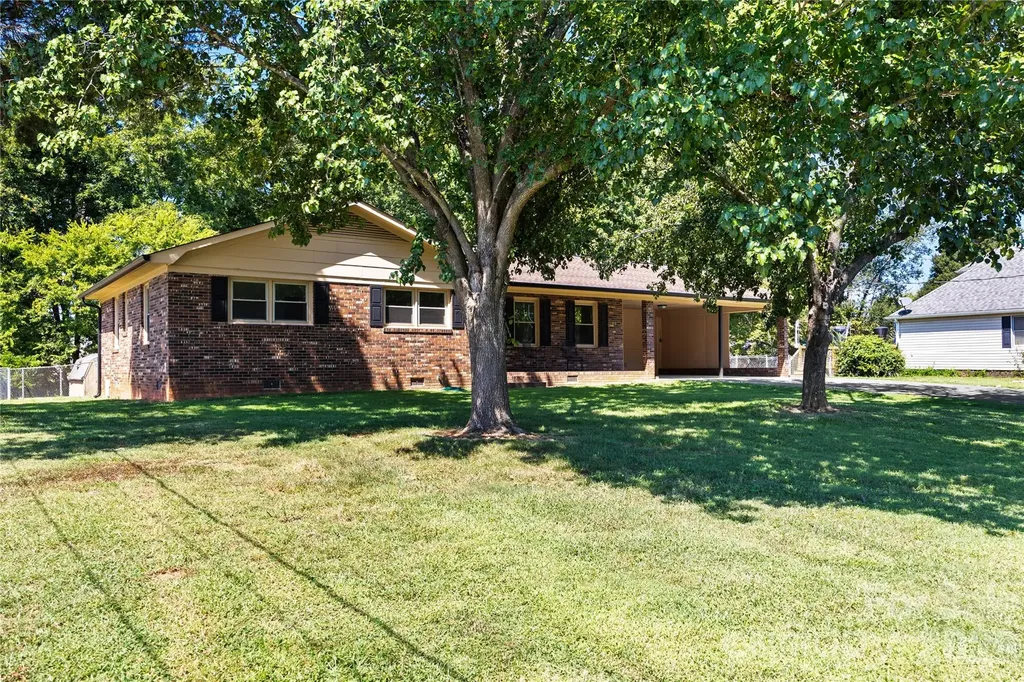 168 Mooreland Road Mooresville NC 28117