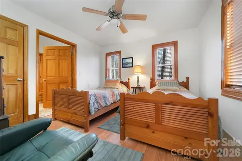 370 Moons Rest Lane Brevard NC 28712