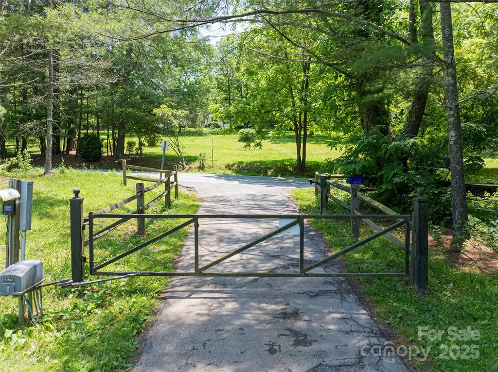 173 Avery Creek Road Arden NC 28704
