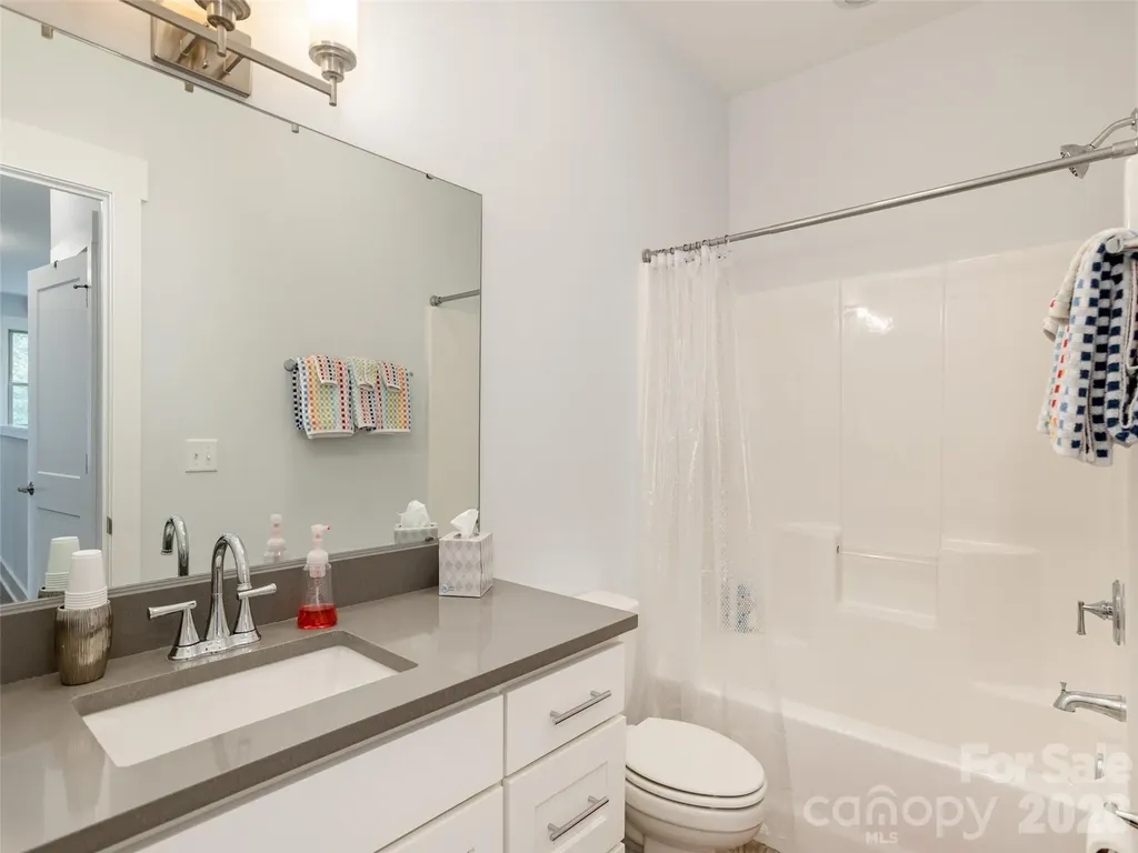 37 Thornes Lane Asheville NC 28805
